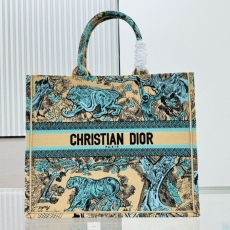 Dior Shopping Bags